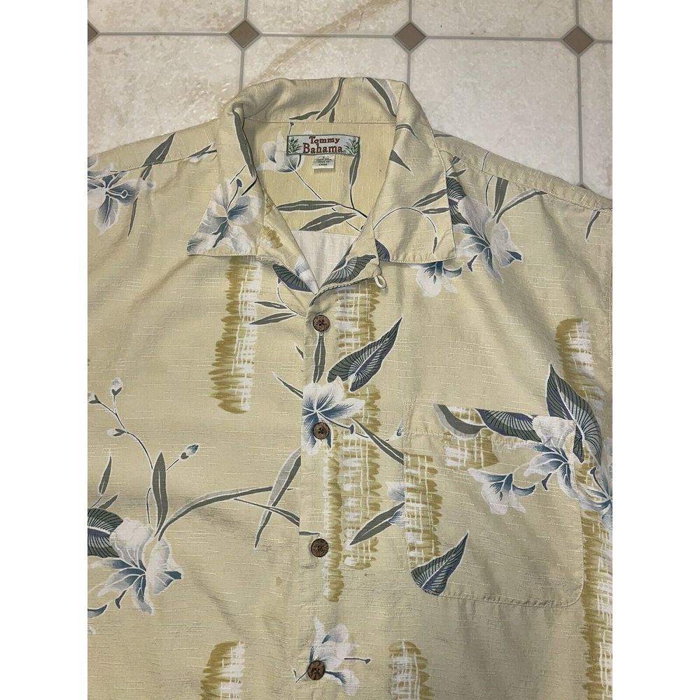 Tommy Bahama Hawaiian Shirt Flowers 100%‎ Silk Mens Size Large Beach Vacation